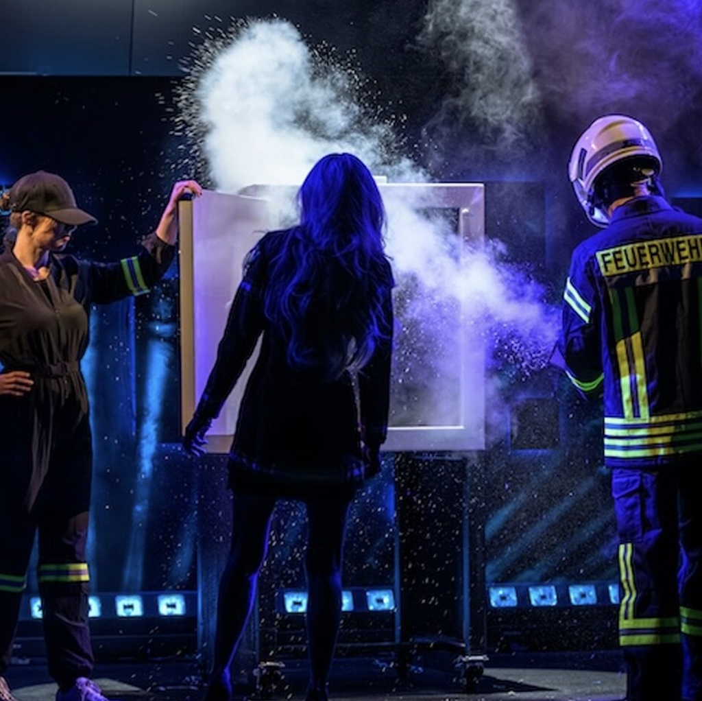 Feuerwehr & Rauch Großillusion auf der Bühne